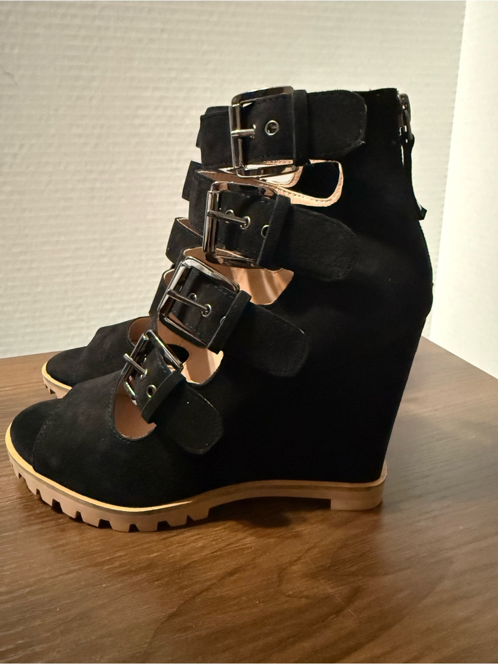 New! Paolo Black Suede Multi-Buckle Wedge Sandals Size 10 - Picture 5 of 8
